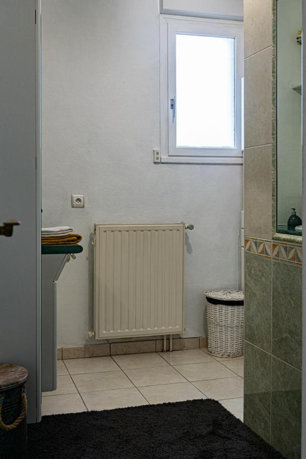 Chambres D Hotes Les Papillons Évron Exteriör bild