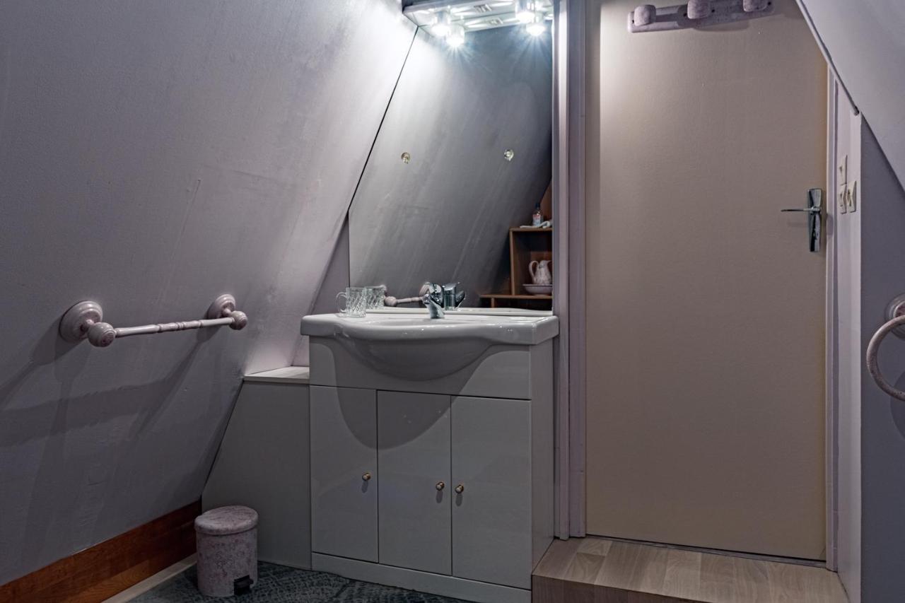 Chambres D Hotes Les Papillons Évron Exteriör bild
